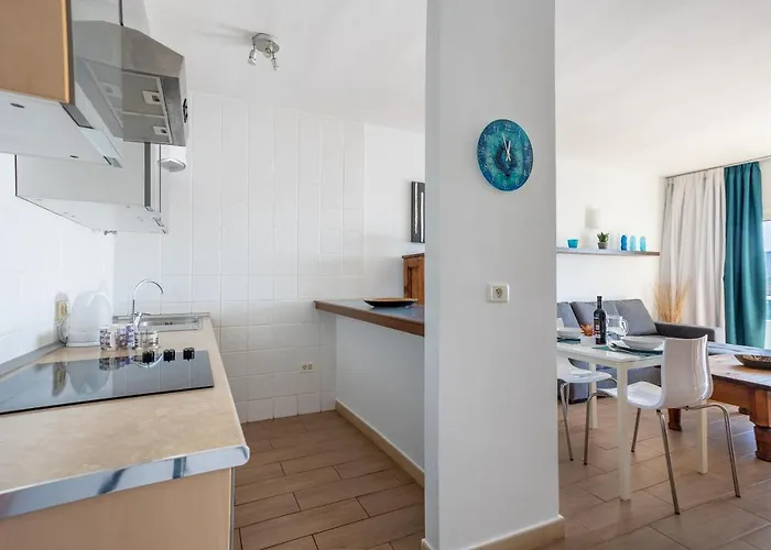 The Blue Anchor Spectacular Sea View شقة