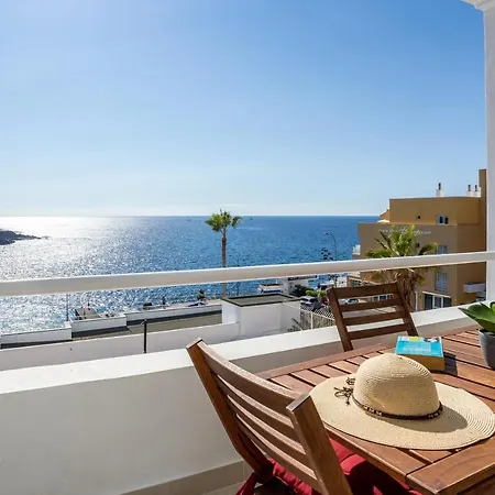 The Blue Anchor Spectacular Sea View Apartment *