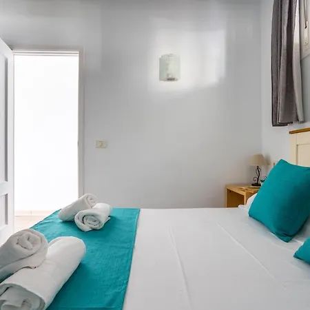 Апартаменты The Blue Anchor Spectacular Sea View